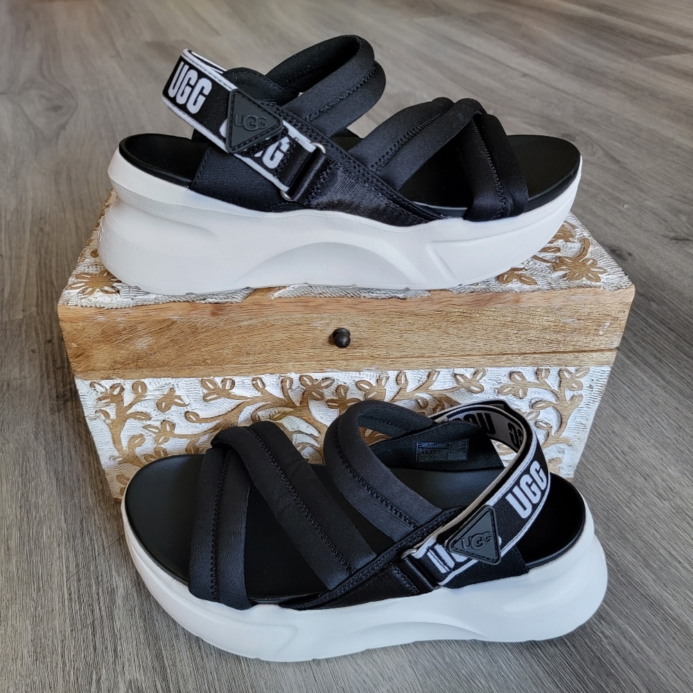 UGG LA Sun Sandal